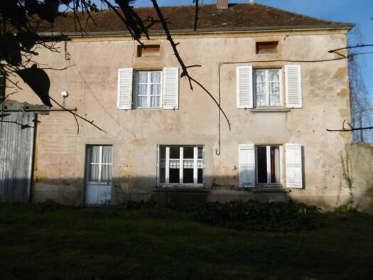 Maison à vendre 98 440 € 5 pièces 3 chambres 144 m² 1 500 m² de terrain Saint-Christophe-en-Brionnais 71800