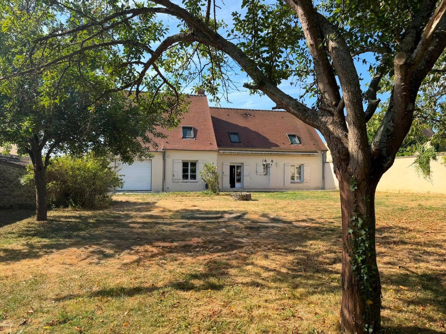 Maison 13 pièces 337 m² · à Senlis · 337 m² · 899 000 €