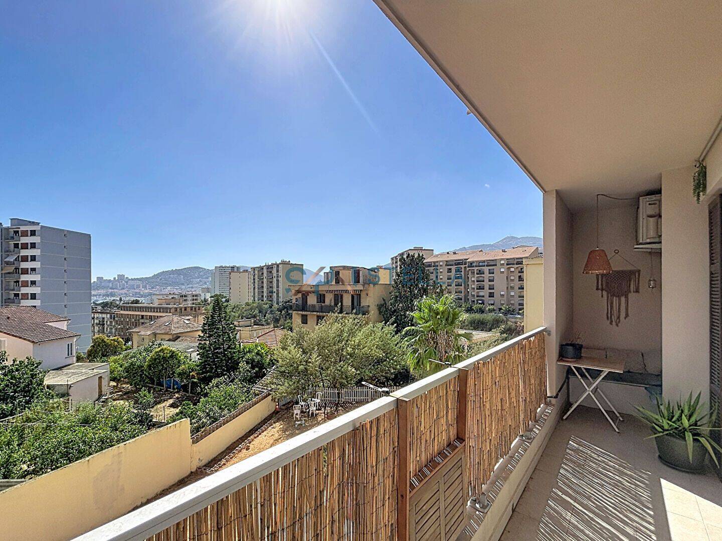 Appartement 3 pièces 73 m² · à Ajaccio · 72,6 m² · 1 100 €