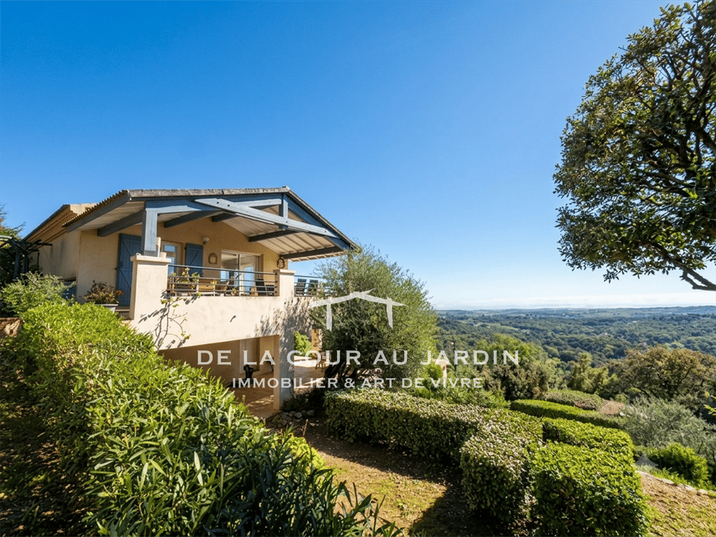 Maison 8 pièces 236 m² · à Chiatra · 236 m² · 848 000 €
