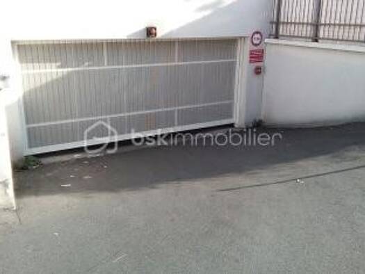 Parking à vendre 8 000 € 12 m² L'Avenir-La Cerisaie Stains 93240