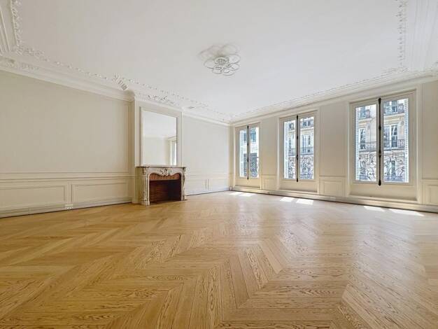 Espace bureau à vendre 2 720 004 € 203 m² de bureaux Paris 8ème 75008