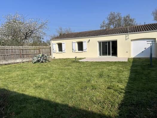 Maison de plain-pied à vendre 238 000 € 4 pièces 3 chambres 81 m² 708 m² de terrain Saint-Sauveur-d'Aunis 17540