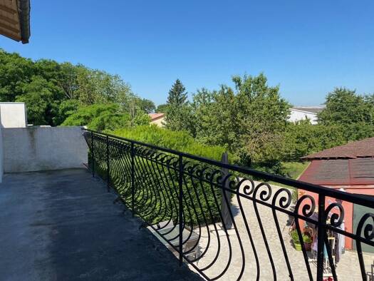 Maison à vendre 199 000 € 9 pièces 4 chambres 219 m² 465 m² de terrain Velaine-en-Haye 54840