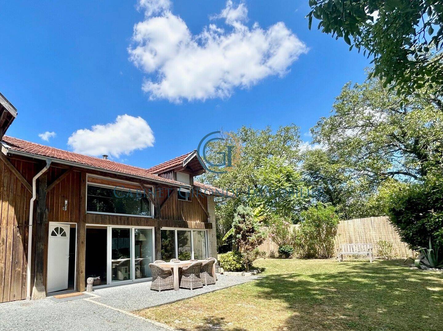 Maison 6 pièces 162 m² · à Landiras · 161,6 m² · 350 000 €