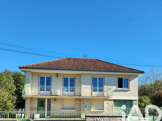 Maison à vendre 200 000 € 6 pièces 5 chambres 147 m² 2 419 m² de terrain Favars 19330