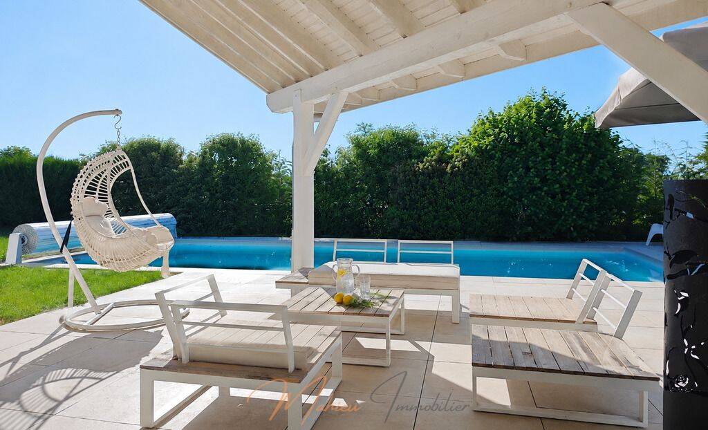 Maison 8 pièces 191 m² · à Échenevex · 191 m² · 849 000 €