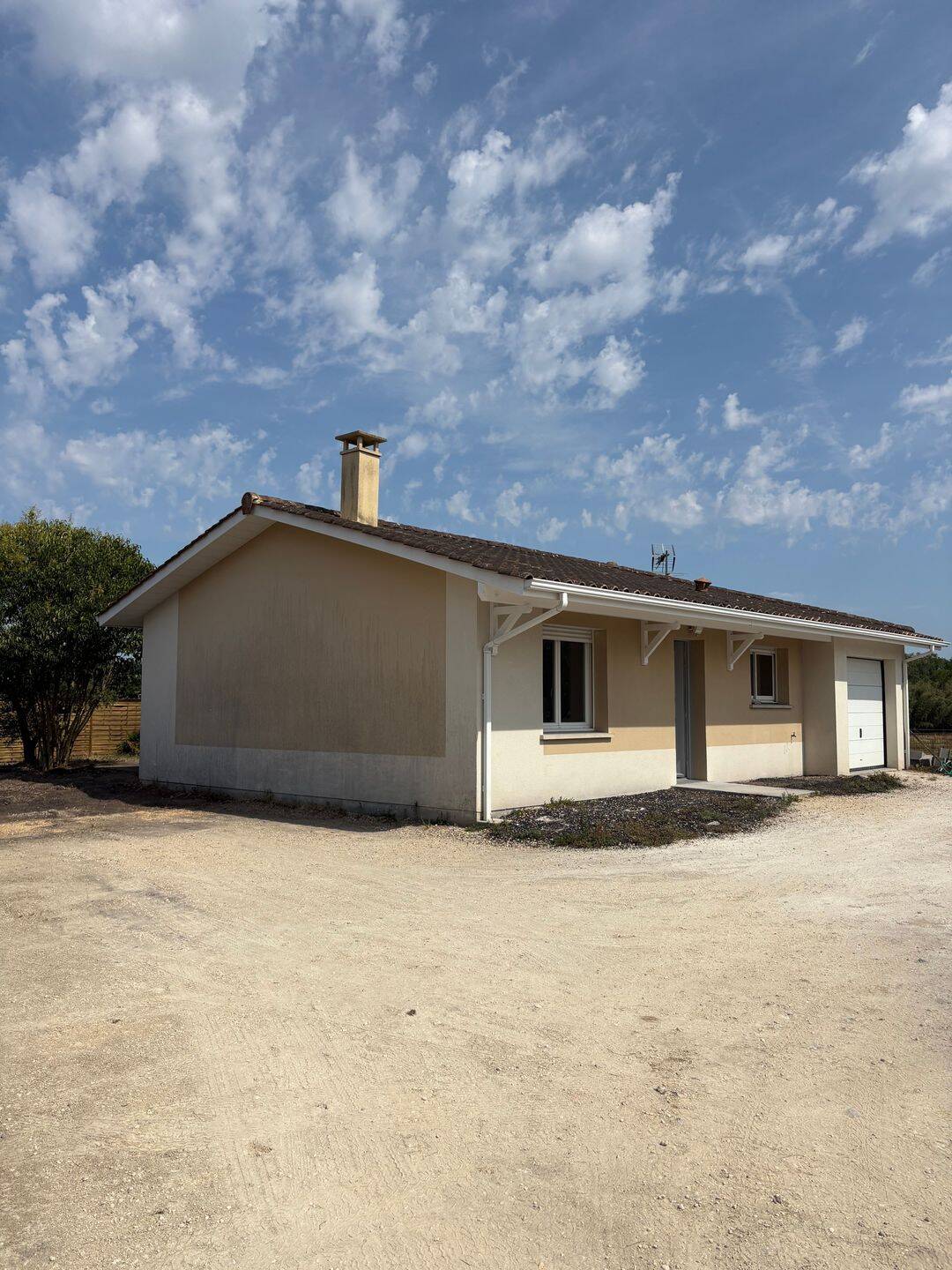 Maison 5 pièces 111 m² · à Saint-Médard-d'Eyrans · 111 m² · 1 500 €