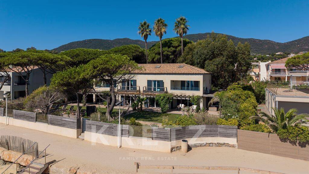 Maison 12 pièces 243 m² · à Cavalaire-sur-Mer · 243 m² · 4 650 000 €
