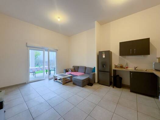Appartement à vendre 273 000 € 4 pièces 2 chambres 76,4 m² RDC Est Lagord 17140
