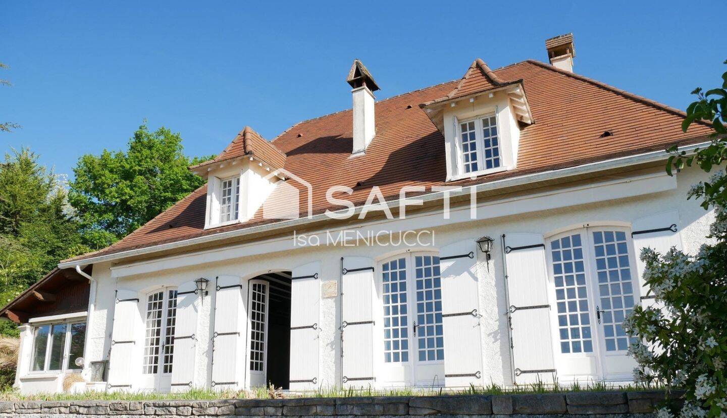 Maison 8 pièces 200 m² · à Montagrier · 200 m² · 298 000 €