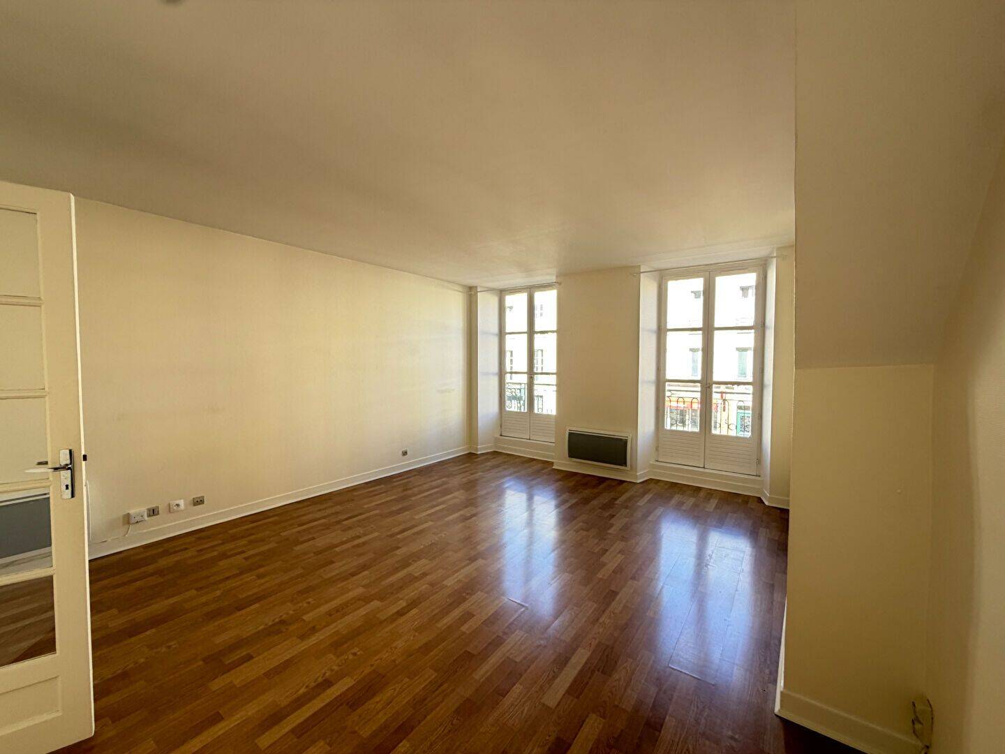 Appartement 2 pièces 51 m² · à Versailles · 51,4 m² · 864 €/mois