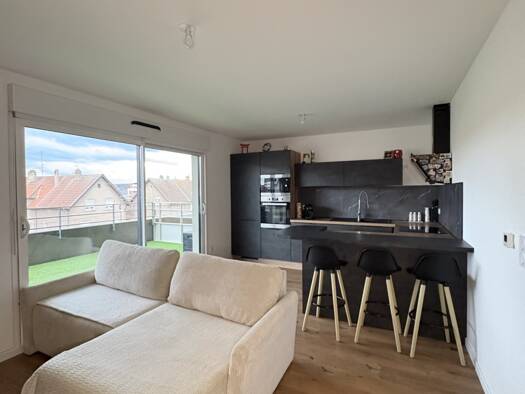 Appartement à vendre 199 000 € 2 pièces 1 chambre 44 m² Étage 2/4 Nord et Sud Est Terville 57180