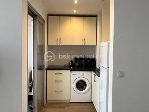 Appartement à vendre 193 000 € 1 pièce 27 m² Étage 1/3 Azurville-Val Claret Antibes 06600