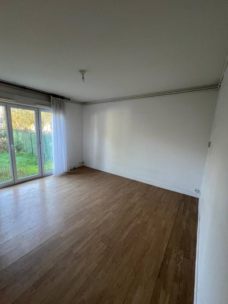 Appartement à louer 200 € 2 pièces 1 chambre 45 m² Langon 33210