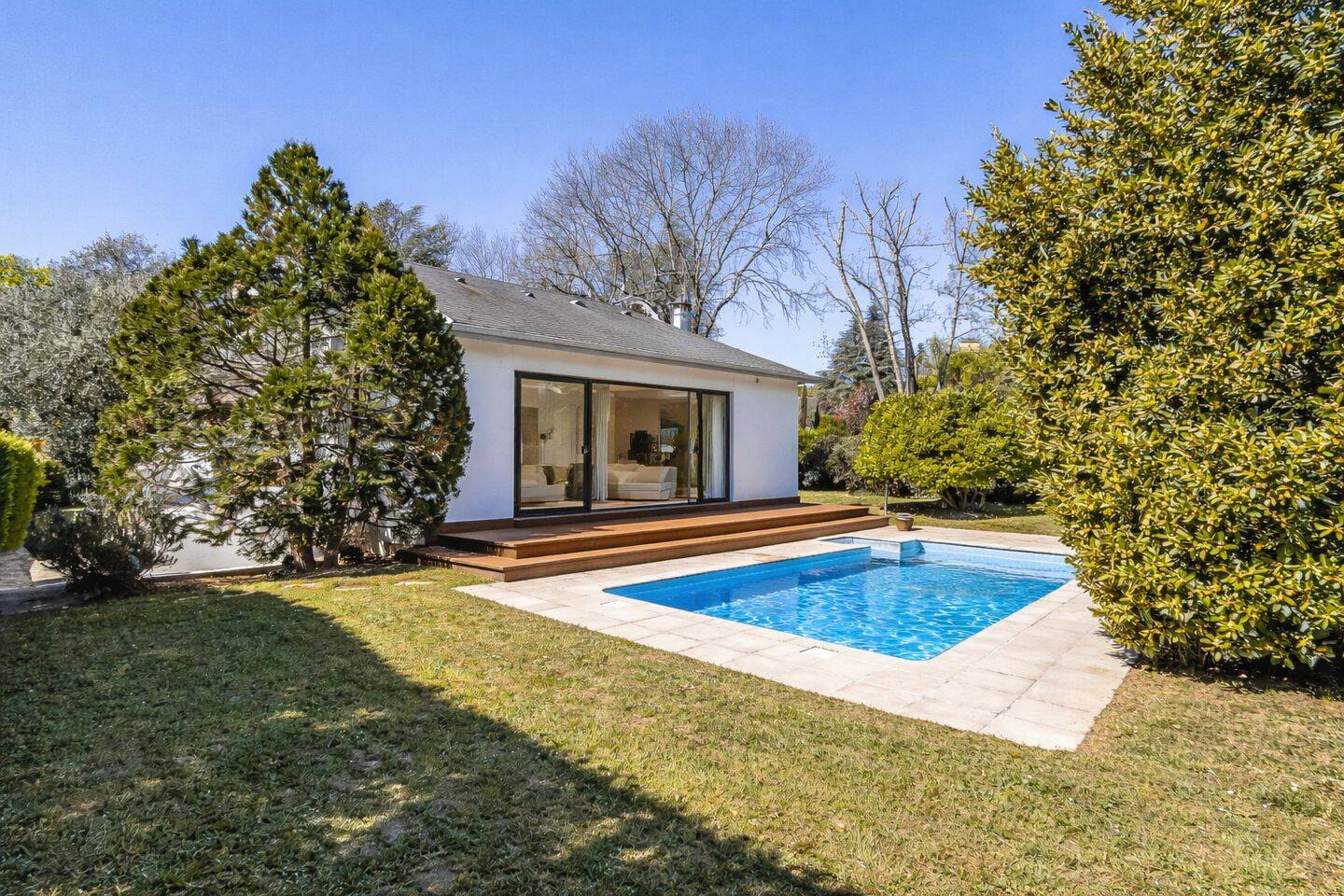 Maison 7 pièces 240 m² · à Charbonnières-les-Bains · 240 m² · 1 050 000 €