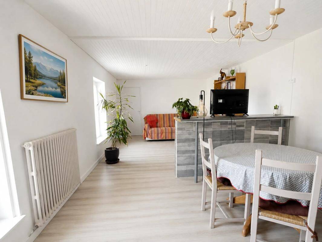 Maison 14 pièces 294 m² · à Le Châtelet · 294 m² · 129 000 €