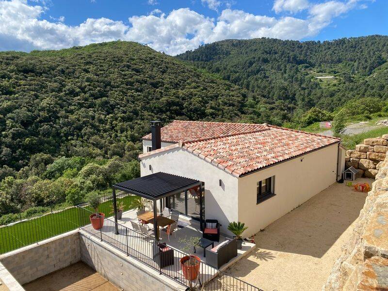 Maison 9 pièces 196 m² · à Saint-Jean-du-Pin · 196 m² · 650 000 €