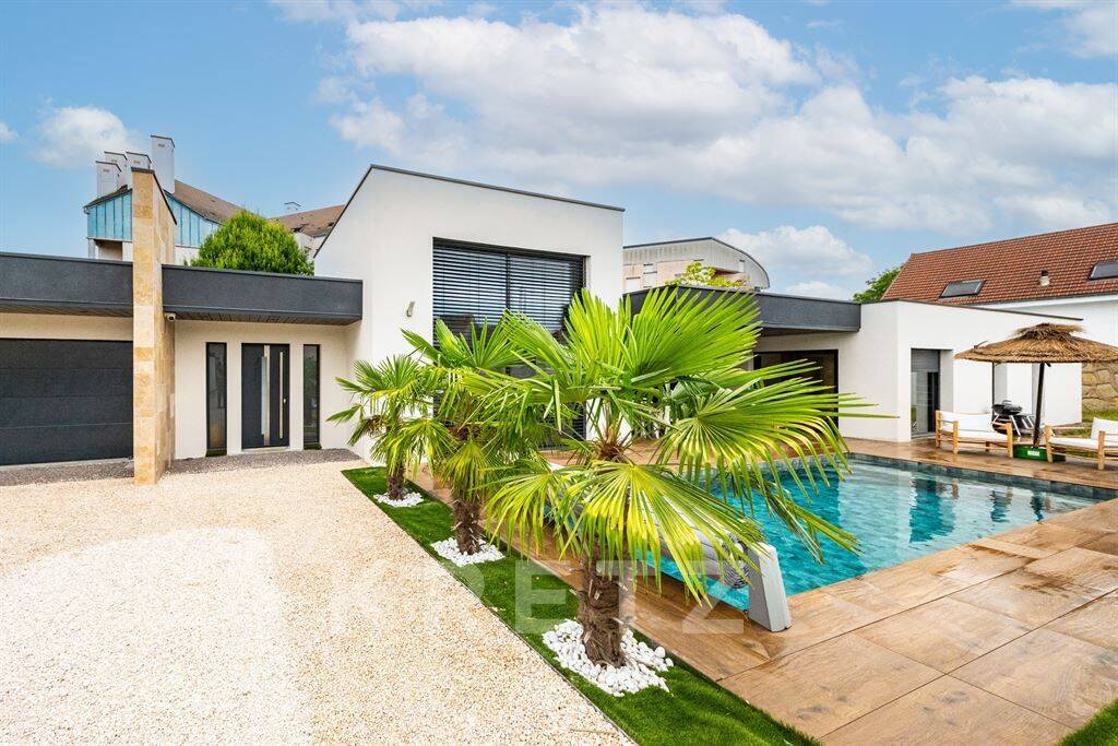Maison 7 pièces 191 m² · à Dijon · 191 m² · 1 575 000 €