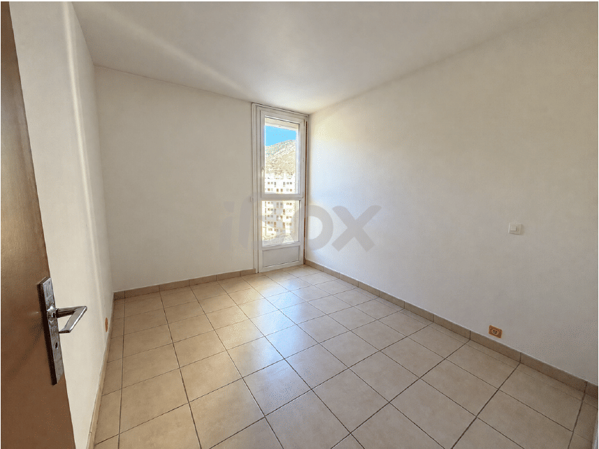 Appartement 4 pièces 75 m² · à Toulon · 74,6 m² · 930 €/mois