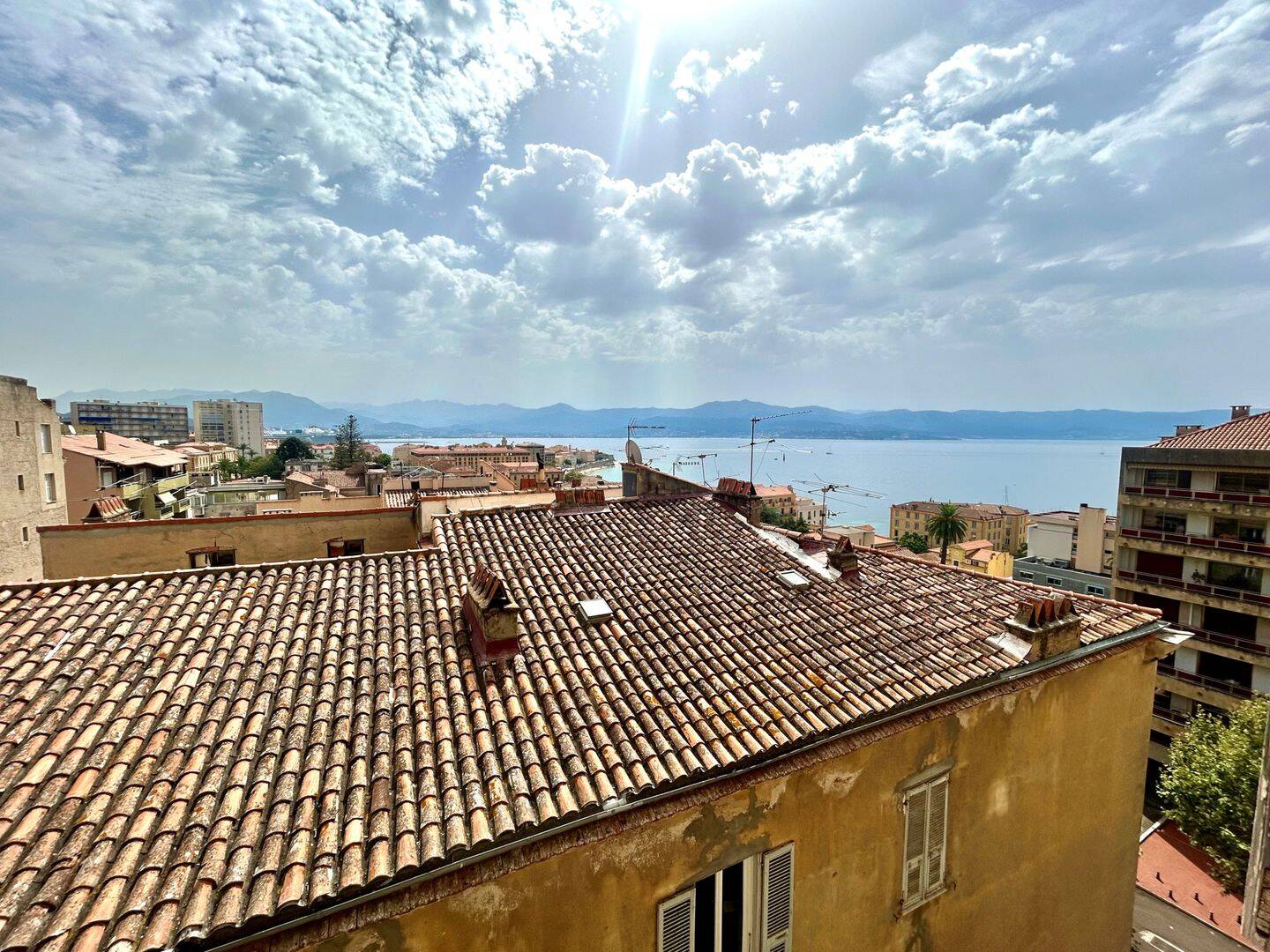 Appartement 4 pièces 97 m² · à Ajaccio · 96,9 m² · 1 130 €