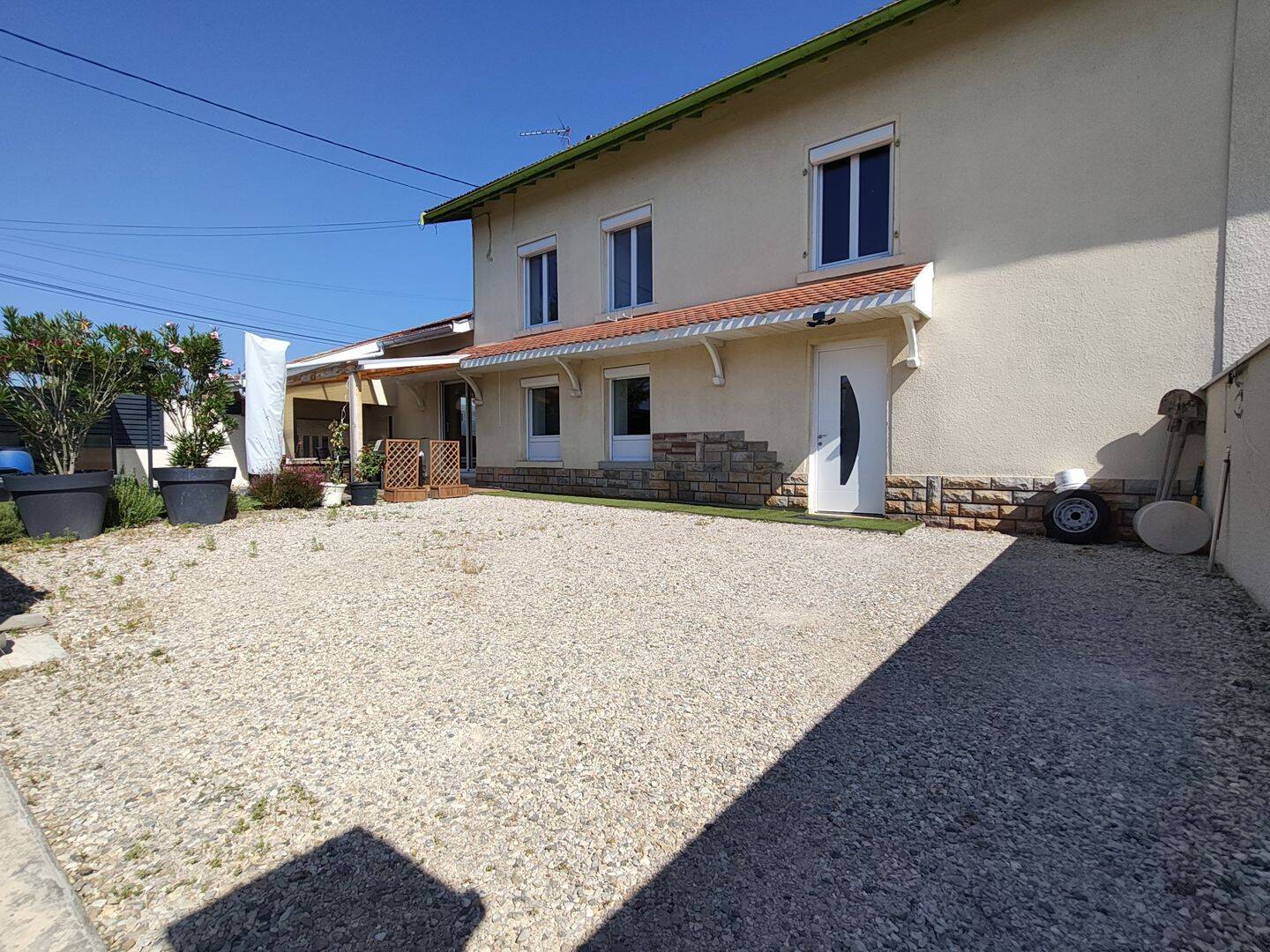 Maison 4 pièces 97 m² · à Saint-Romain-de-Jalionas · 97 m² · 275 000 €