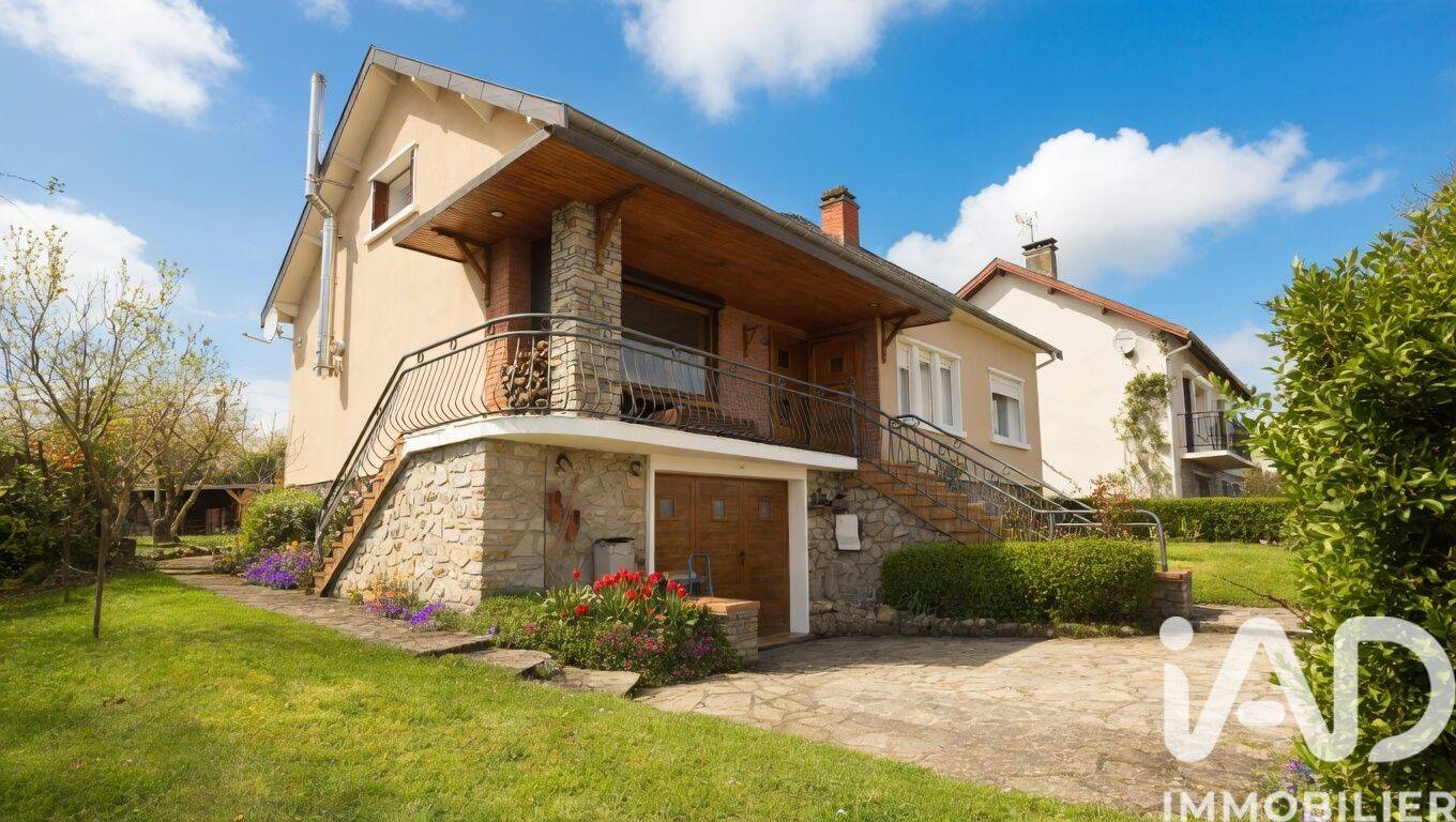 Maison 6 pièces 102 m² · à Aubrives · 102 m² · 192 000 €