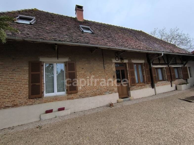 Maison à vendre 315 000 € 8 pièces 3 chambres 230 m² 4 209 m² de terrain Saint-Germain-du-Bois 71330