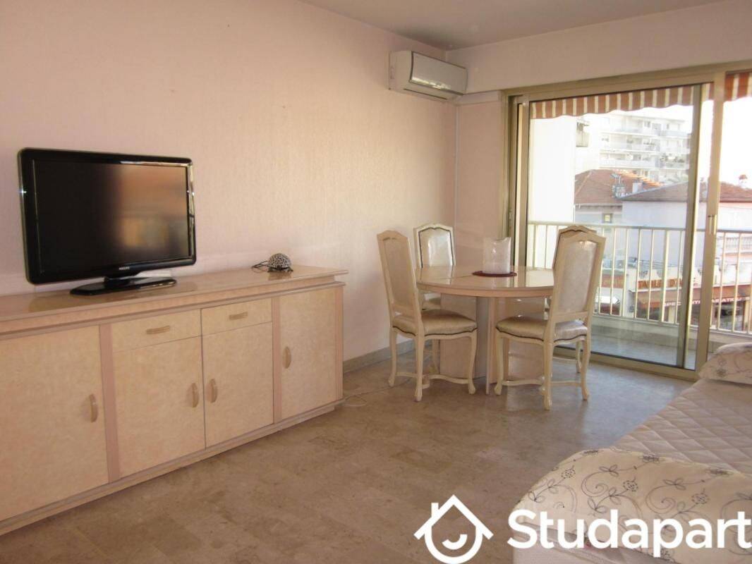 Appartement 2 pièces 58 m² · à Antibes · 58 m² · 1 100 €/mois