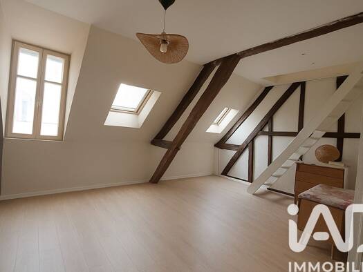 Duplex à vendre 75 000 € 2 pièces 1 chambre 47 m² Étage 2/2 Cathédrale Troyes 10000