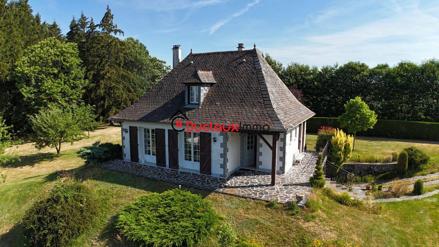 Maison avec vue panoramique - 103 m² - Terrain de 3 200 m² - Jun