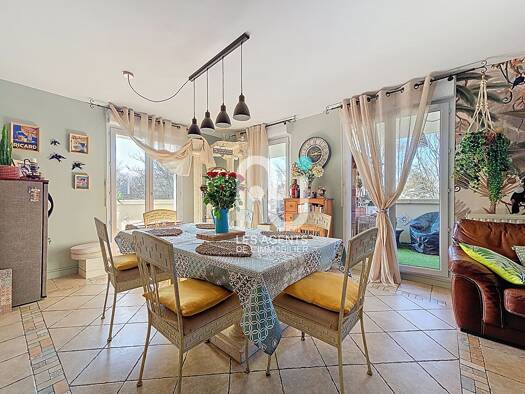 Appartement à vendre 330 000 € 4 pièces 2 chambres 78 m² Étage 2/6 A. Sisley Villeneuve-la-Garenne 92390