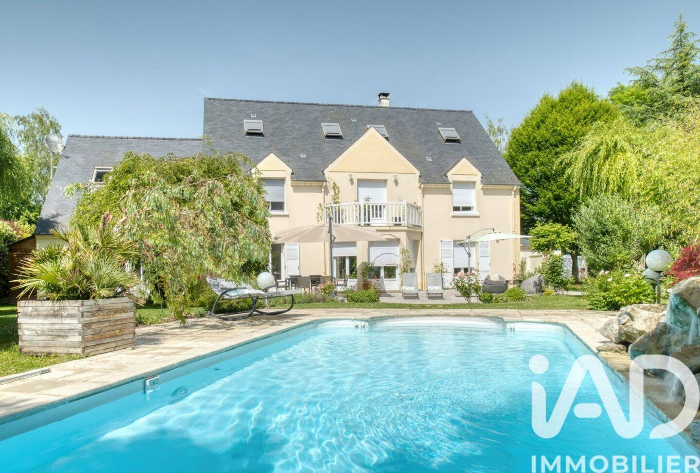 Maison 8 pièces 274 m² · à Pierrefonds · 274 m² · 863 000 €