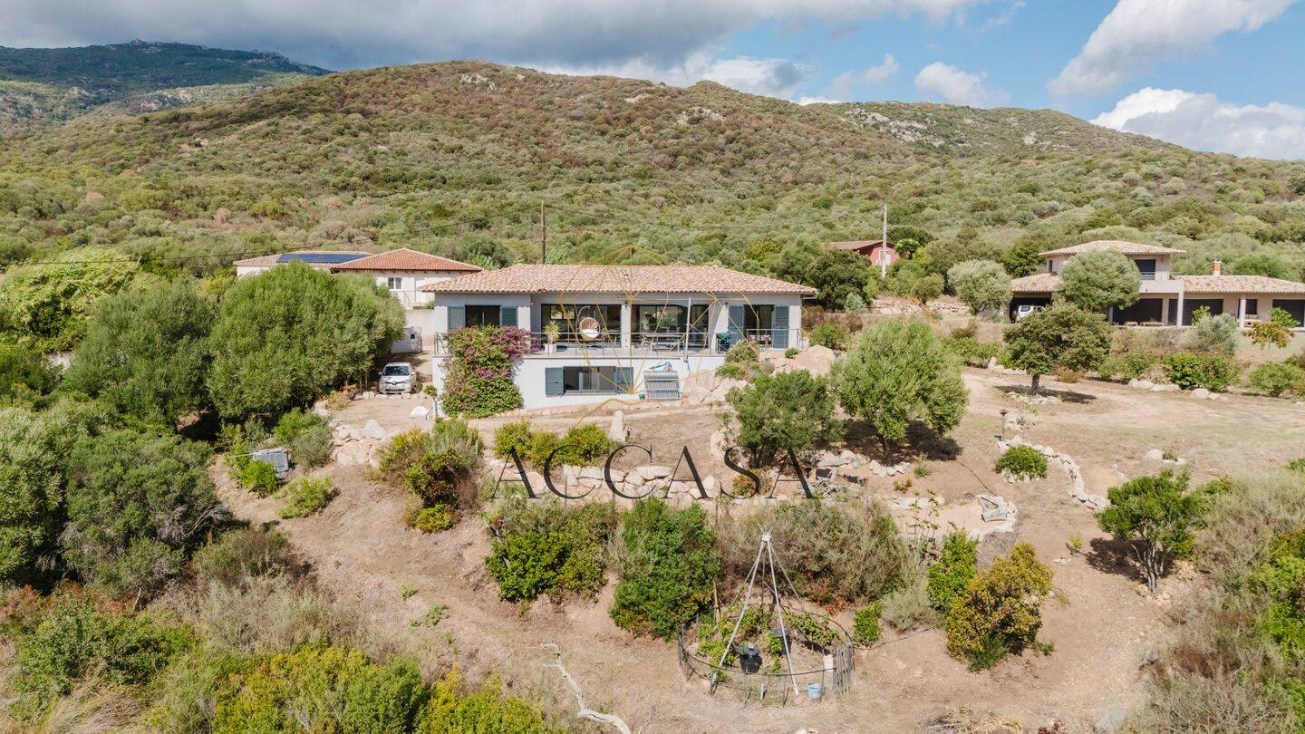 Maison 6 pièces 204 m² · à Figari · 204 m² · 650 000 €