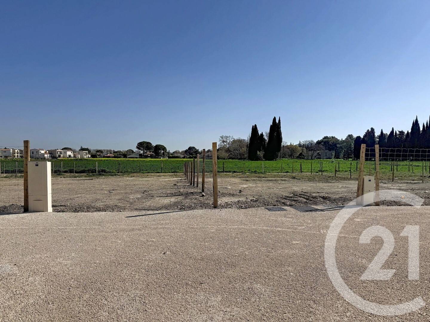 Terrain de 427 m² à Saint-Étienne-du-Grès - photo 2