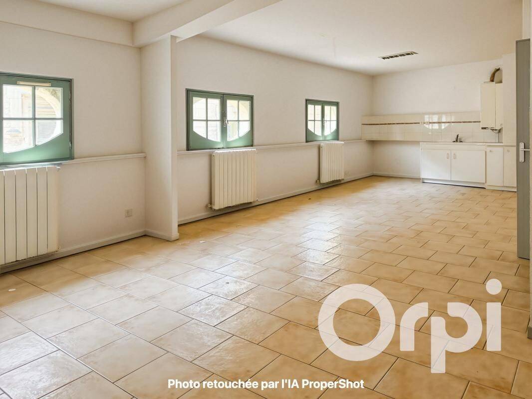 Appartement 3 pièces 75 m² · à Beaucaire · 75 m² · 75 000 €