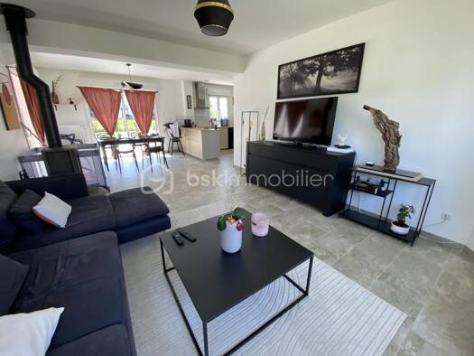 Maison à vendre 426 400 € 6 pièces 5 chambres 140 m² 670 m² de terrain Bretteville-sur-Odon 14760