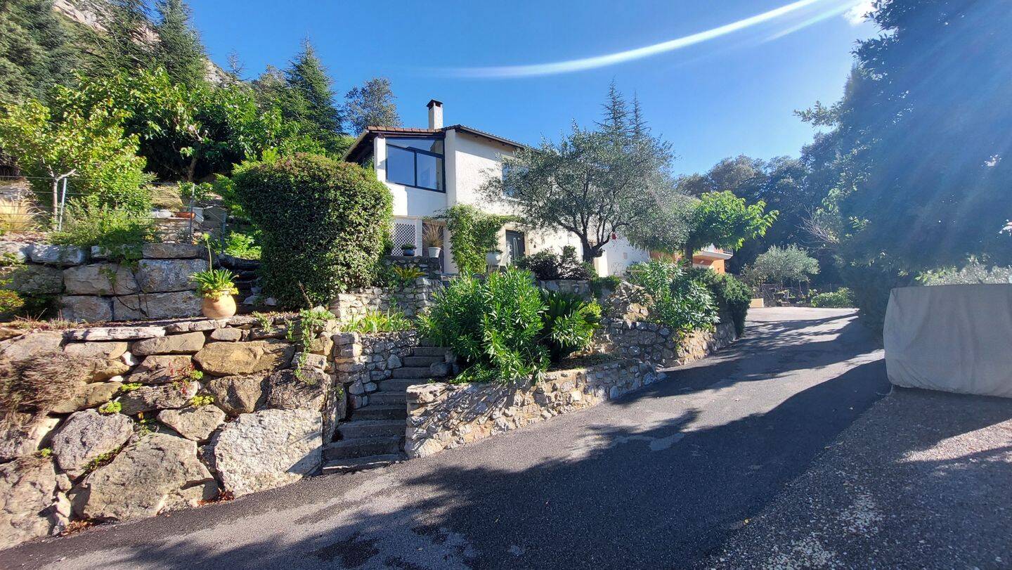 Maison 6 pièces 144 m² · à Sahune · 143,5 m² · 400 000 €