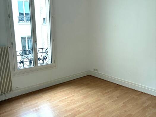 Appartement à louer 1 079 € 2 pièces 1 chambre 38,4 m² Étage 3/3 Espaces Jeunes Issy-les-Moulineaux 92130