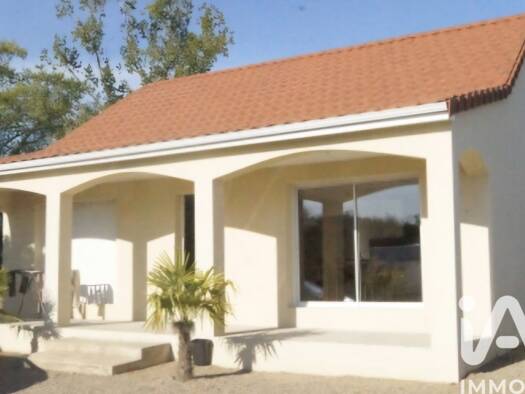 Maison de plain-pied à vendre 190 000 € 3 pièces 2 chambres 91 m² 790 m² de terrain Saint-Victor 03410