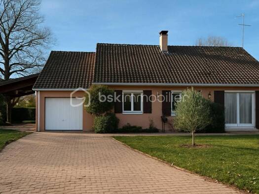 Maison de plain-pied à vendre 169 500 € 5 pièces 3 chambres 84 m² 1 774 m² de terrain Chambon-la-Forêt 45340