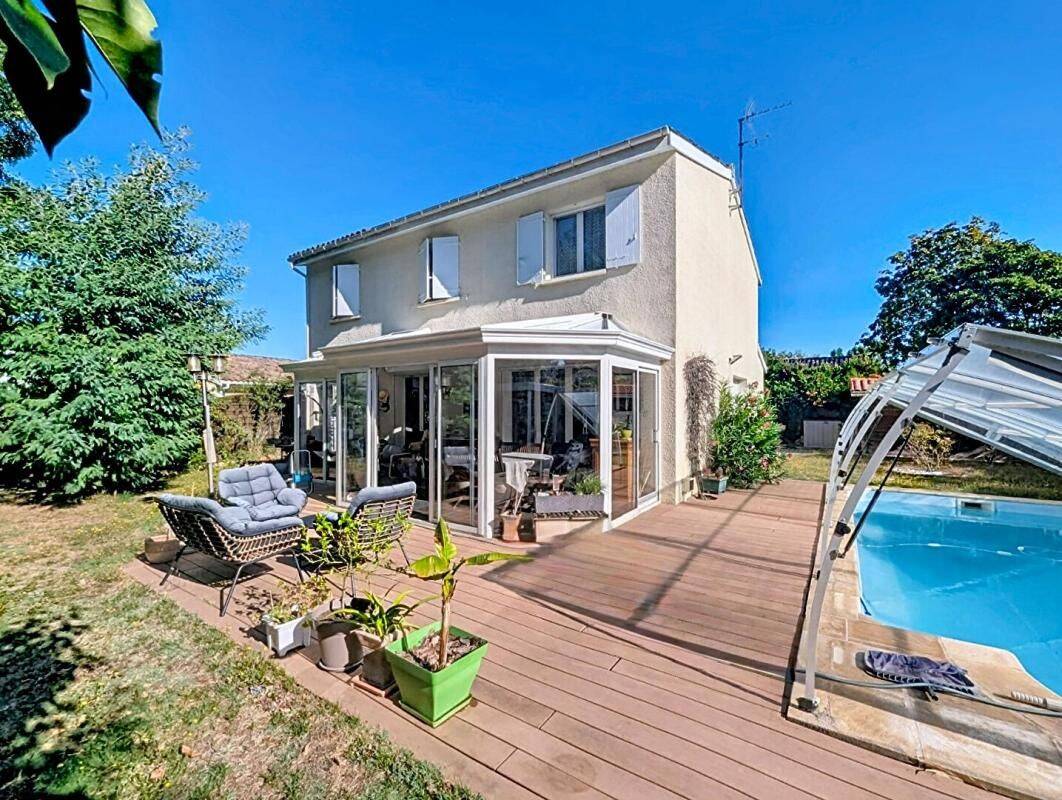 Maison 7 pièces 157 m² · à Mérignac · 157 m² · 720 000 €