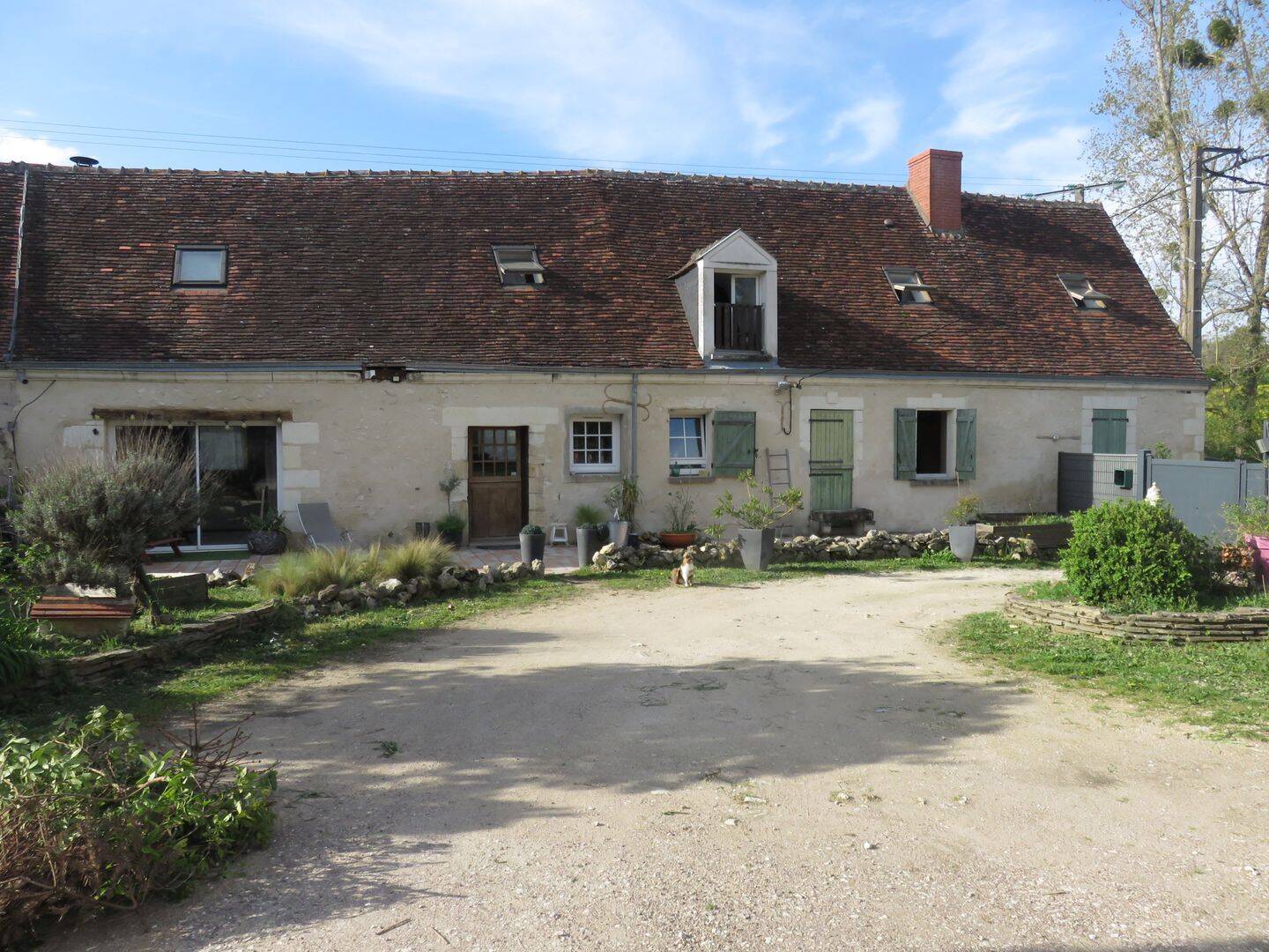 Grange longère avec dépendances et gîtes