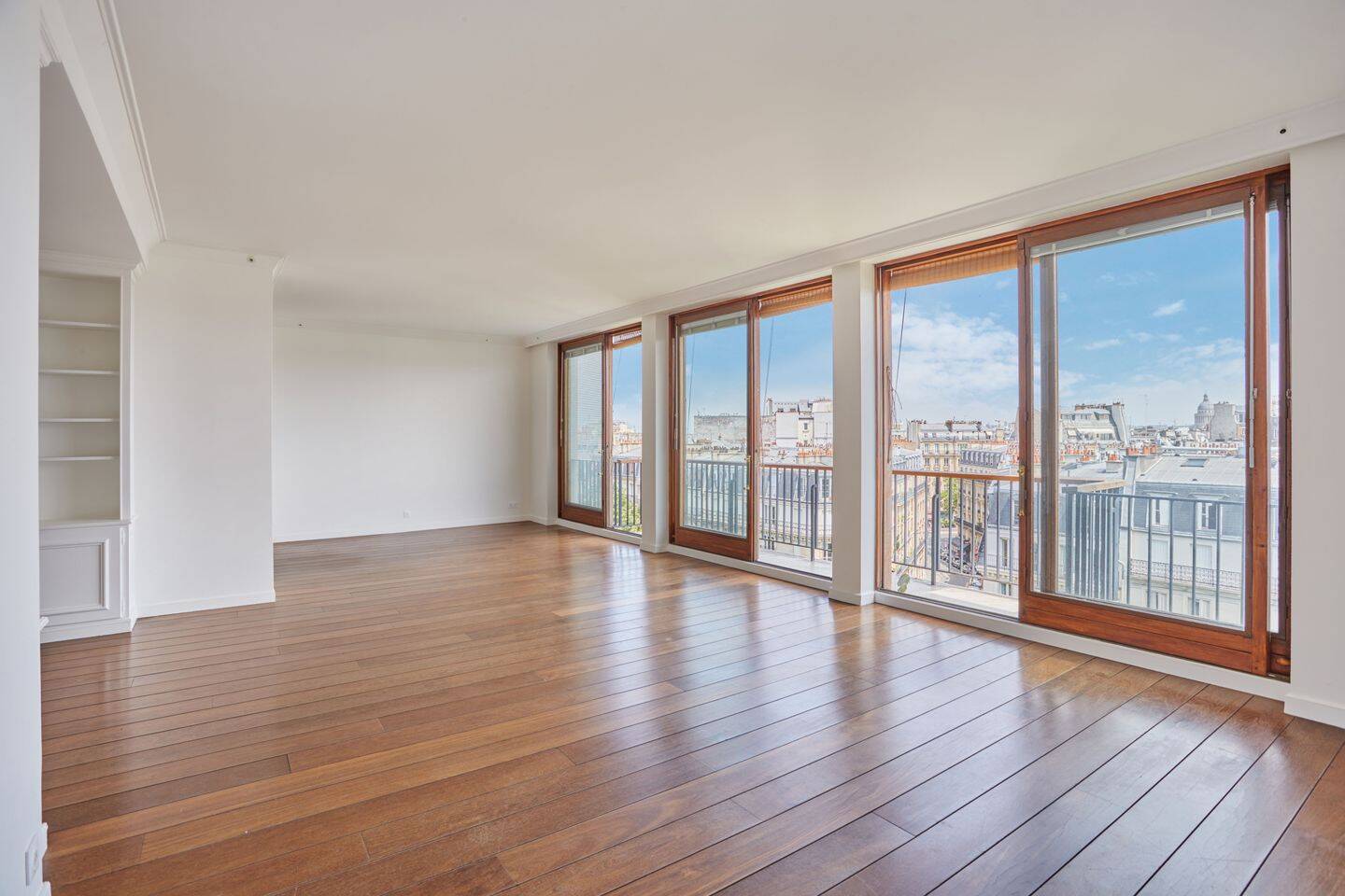 Appartement 6 pièces 134 m² · à Paris 14ème Arrondissement · 134,3 m² · 5 600 €/mois