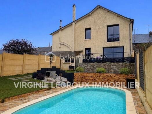 Maison de ville à vendre 282 900 € 5 pièces 3 chambres 131 m² 322 m² de terrain Port-Brillet 53410