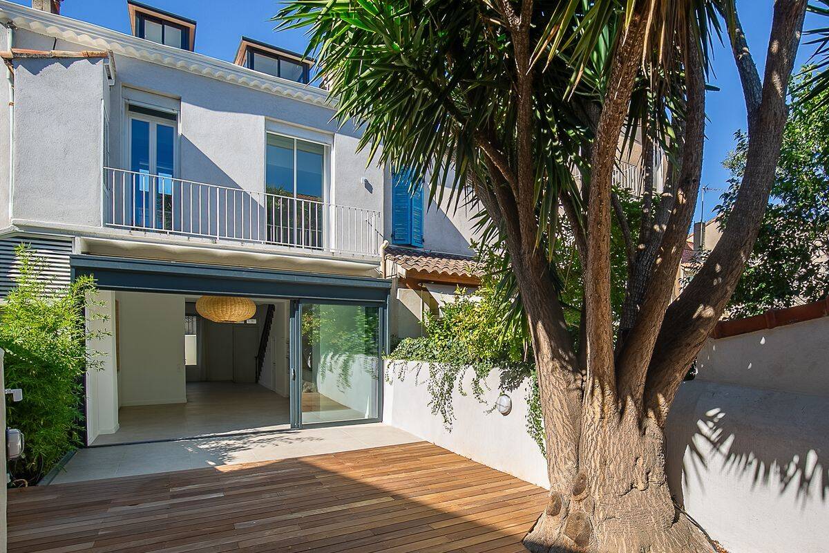 Maison 6 pièces 160 m² · à Marseille 9ème Arrondissement · 160 m² · 890 000 €