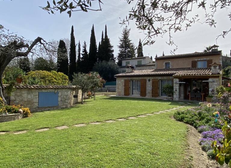 Maison en viager occupé Bouquet 148 000 € 5 pièces 3<br/>chambres 131 m²<br/>superficie 1 500 m²<br/>terrain Sainte Elisabeth Vence 06140