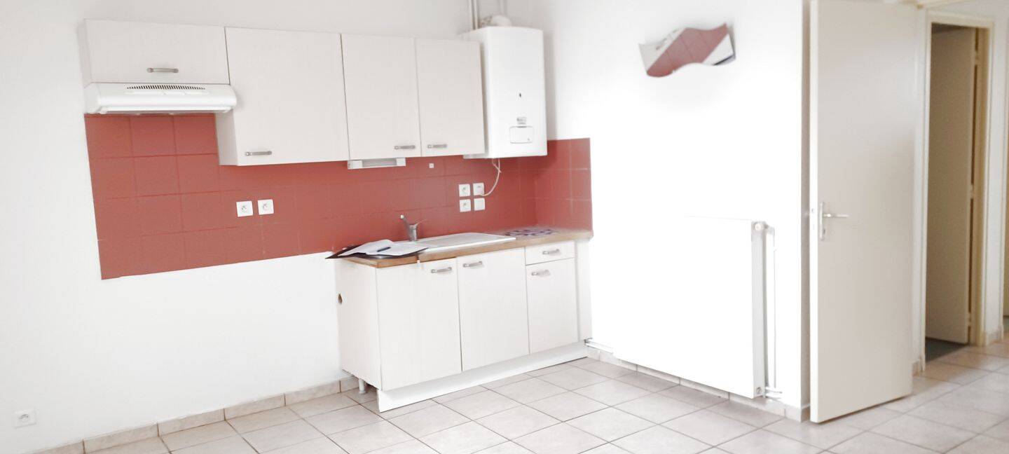 Appartement 3 pièces 46 m² · à Arpajon-sur-Cère · 46 m² · 410 €