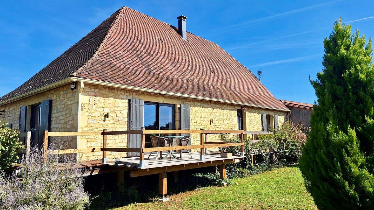 Maison 8 pièces 270 m² · à Meyrals · 270 m² · 369 000 €