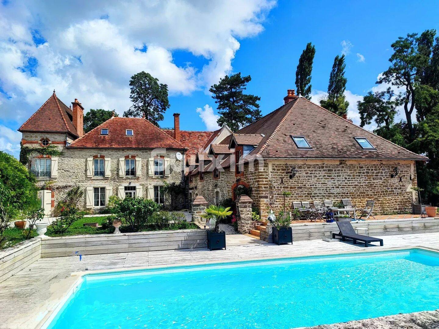 Maison 12 pièces 515 m² · à Beaune · 515 m² · 990 000 €
